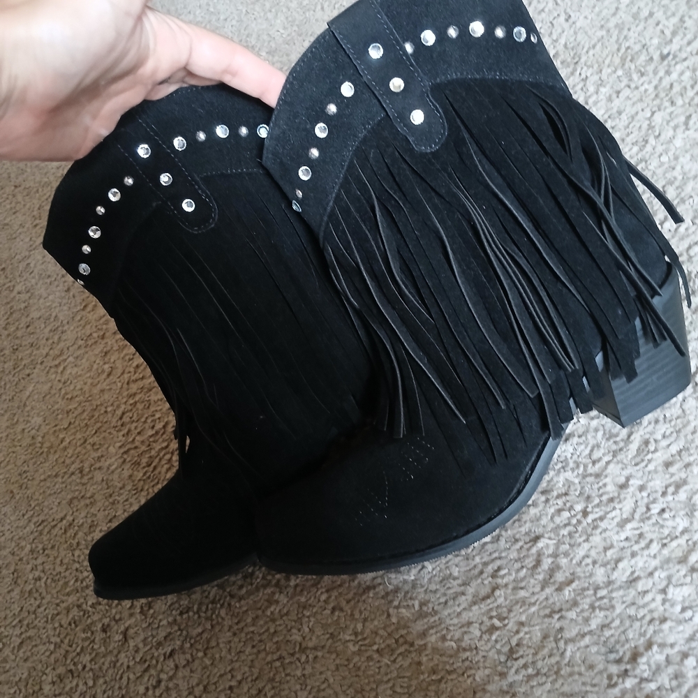 New!!! Womens tassel western boots!!!